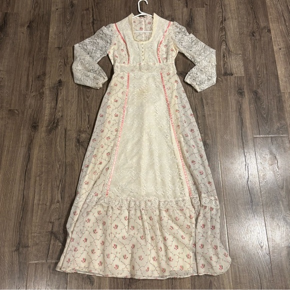 Vintage 70s Gunne Sax Style Ditsy Floral Lace Prairie Maxi Dress ILGWU 11/12 - Picture 1 of 16